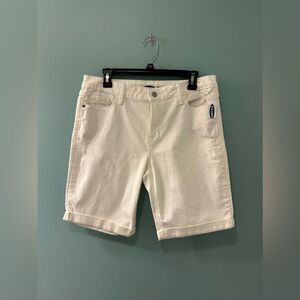 NWT … OLD NAVY “Size: 10” Midrise White Denim Bermuda Shorts
